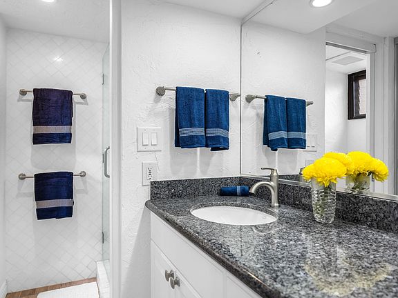 4th image of 3543 Lower Honoapiilani Rd #F303