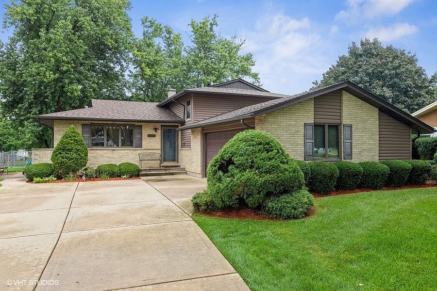 1st image of 1024 Apple Valley Dr