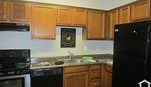 4th image of 9509 Axehead Ct