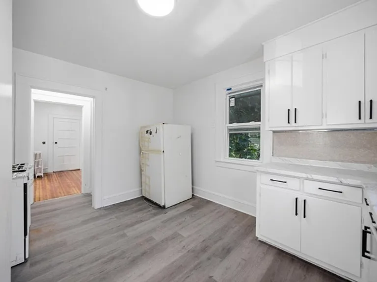 55 Wayne Ave — Photo 14
