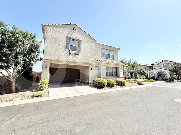 3rd image of 1178 E Sabino Dr