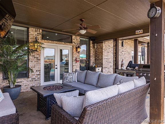 3rd image of 82 Gapwedge