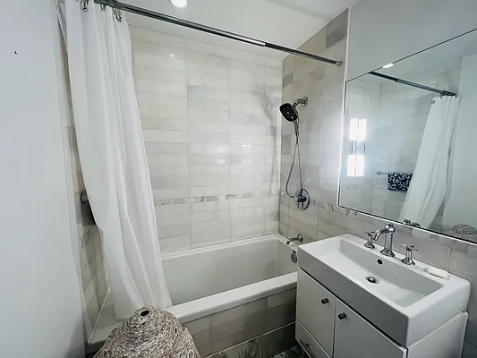 Rented by Living Quest Real Estate Inc. | media 43