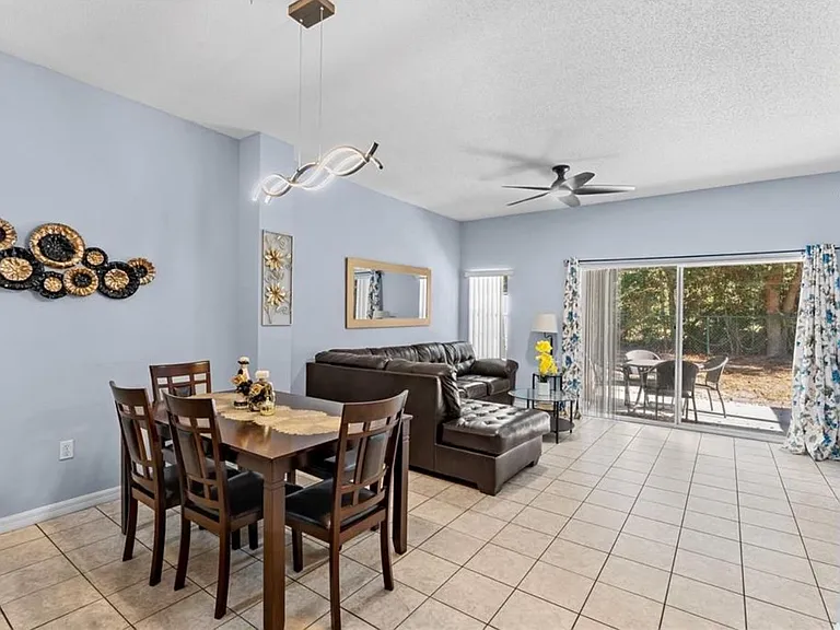 1017 Park Ridge Cir #1017 — Photo 6