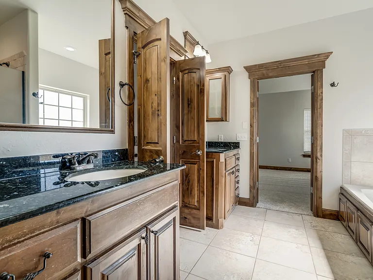 22525 Lindy Ter — Photo 64