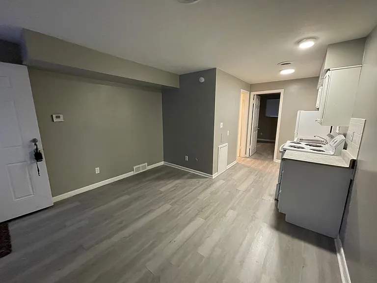 595 Brown St — Photo 14