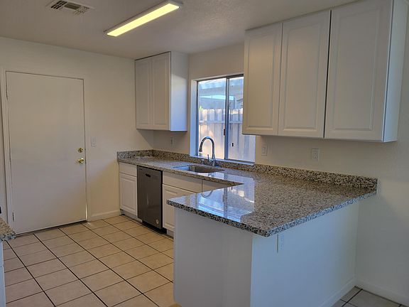 4th image of 701 Alice Rae Cir
