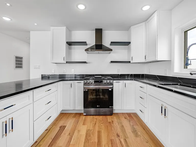 270 Lafayette Ave #2 — Photo 16