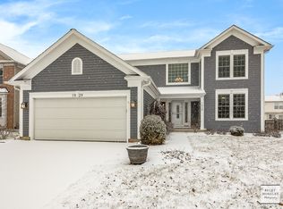 1929 Seaview Dr, Aurora, IL 60503