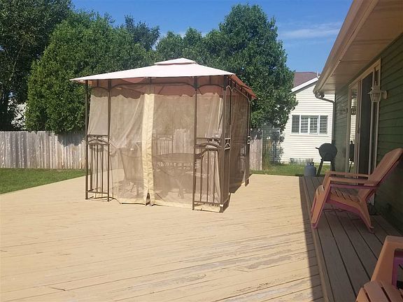 4th image of 3131 Crabtree Ln