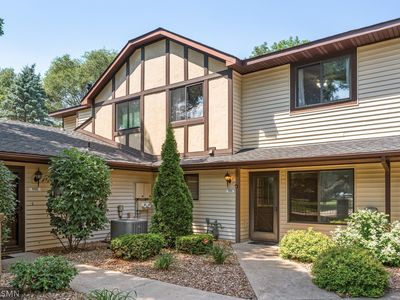 1111 W Royal Oaks Dr, Shoreview, MN, 55126