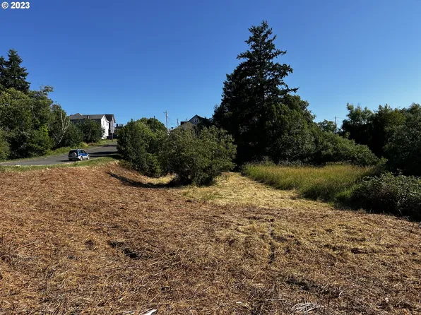 481 N Baxter St, Coquille, OR 97423
