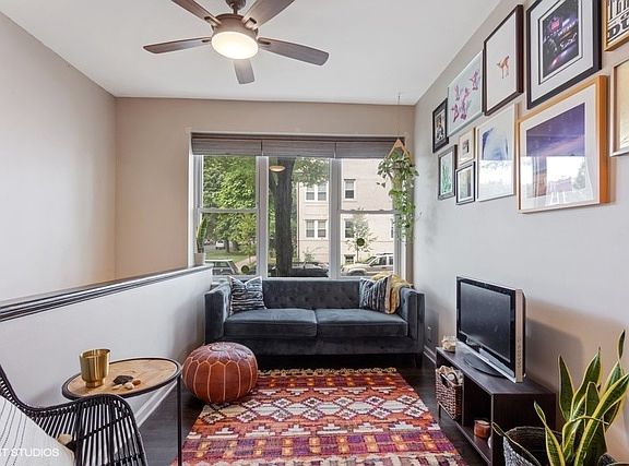 3rd image of 2603 N Hamlin Ave #1