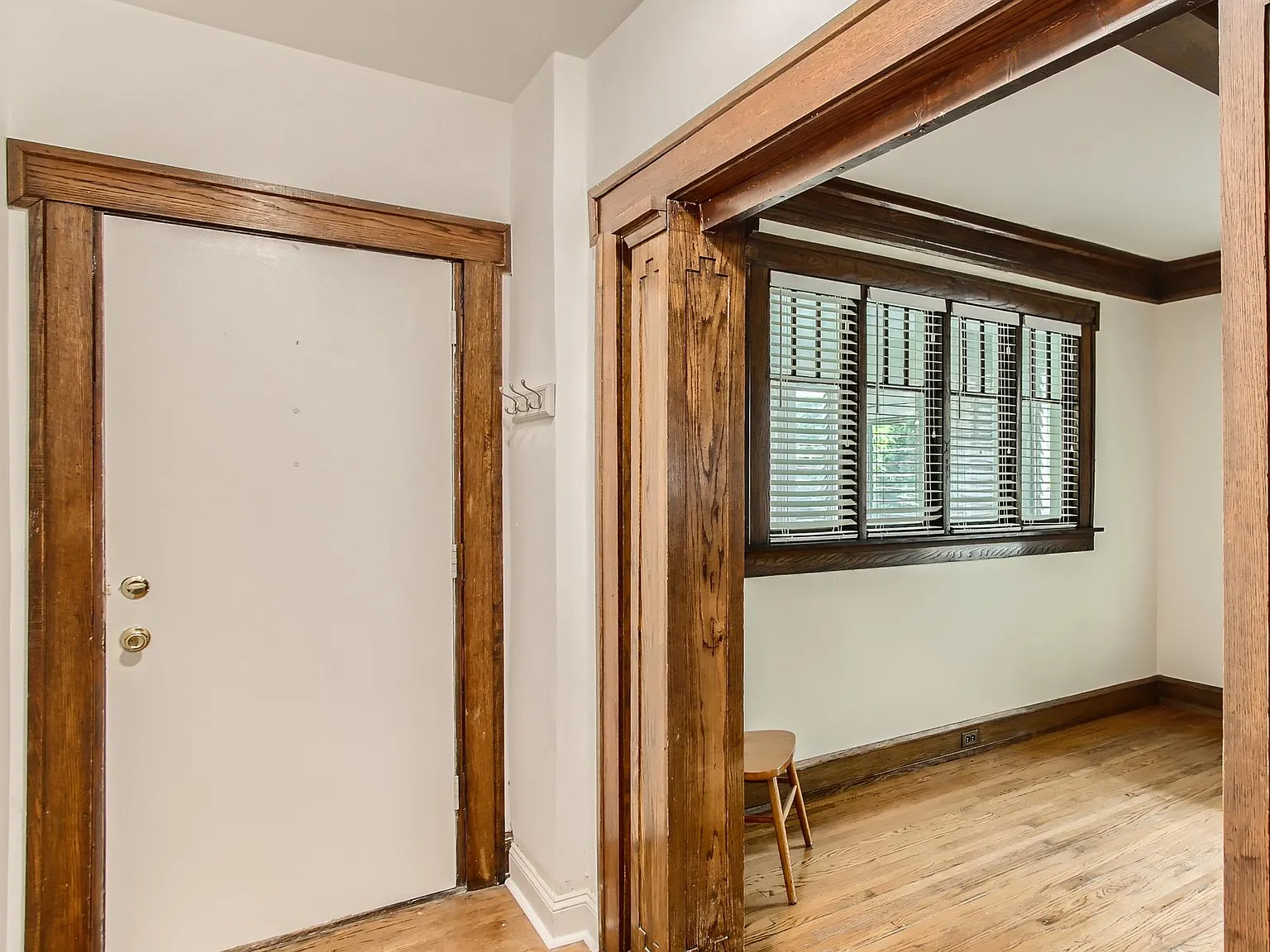3 bed, 1250 sqft, $3,220 — Photo 4