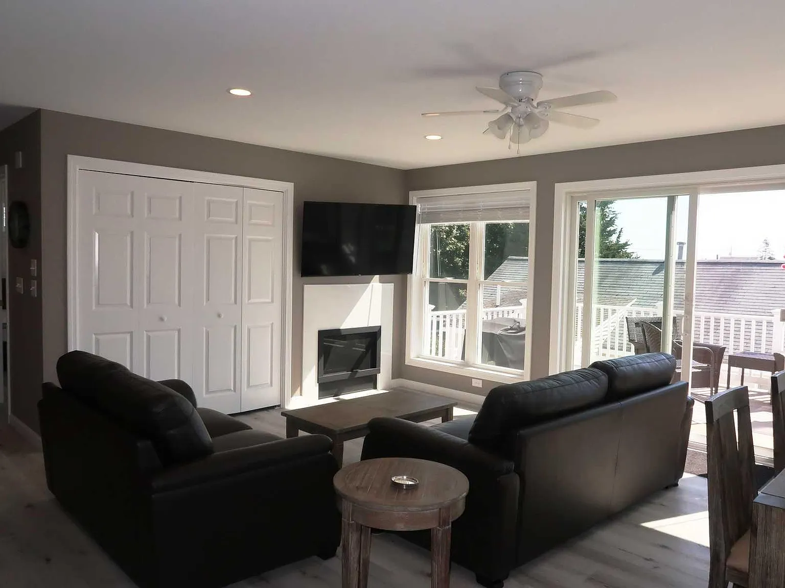 5 bed, 2576 sqft, $2,900 — Photo 3