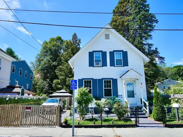 8 Hey St, Lawrence, MA 01841