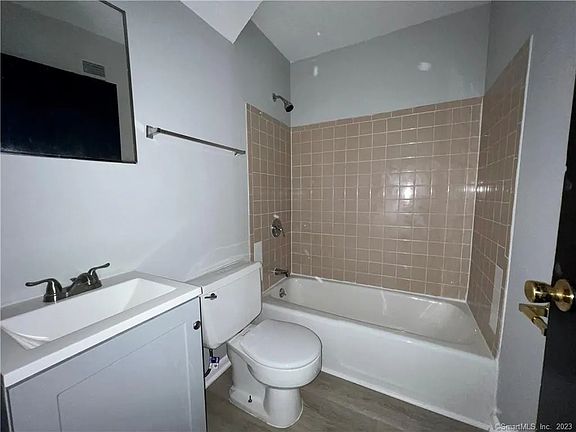 3rd image of 85 Union Ave APT A4