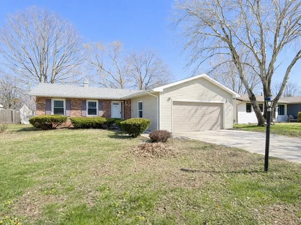 2310 Blackthorn Dr, Champaign, IL 61821