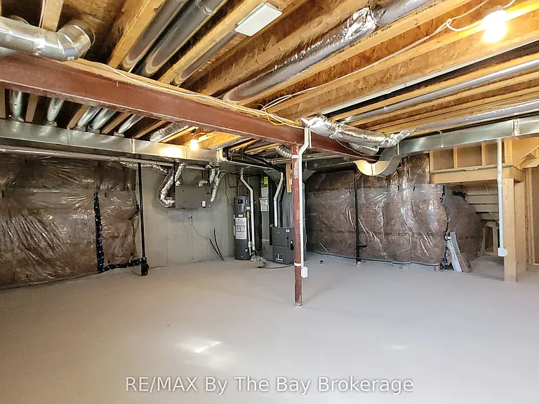 194 Union Blvd — Photo 28