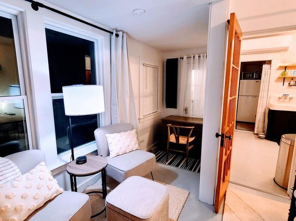 92 Pinewood Ave #2L