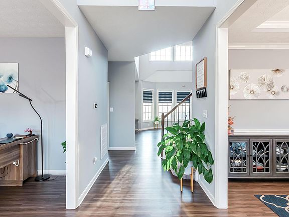 Level 1 Entry Way