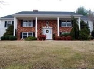 1925 Broyles Ln, Roanoke, VA 24012