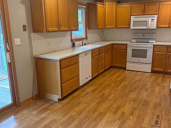 4th image of 1309 N Joyce St