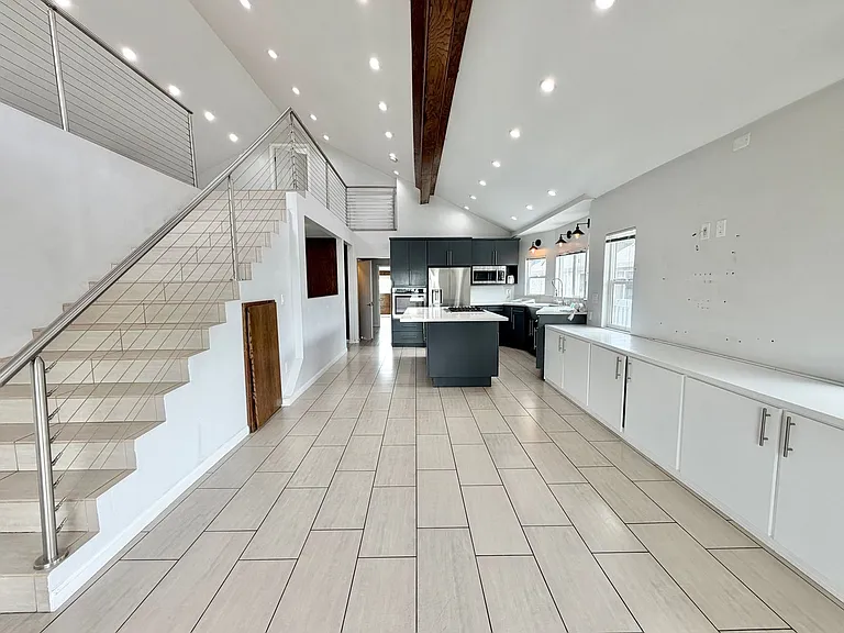 626 Benton Way — Photo 9