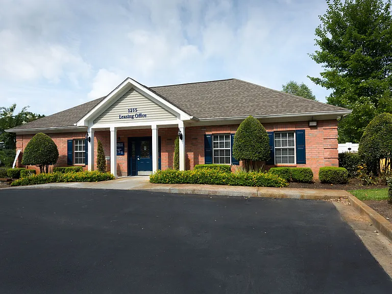 Laurels at Greenwood — Photo 15