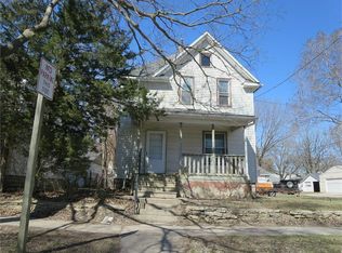 447 Columbia St, Waterloo, IA 50703