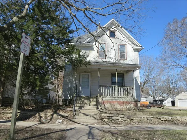 447 Columbia St, Waterloo, IA 50703