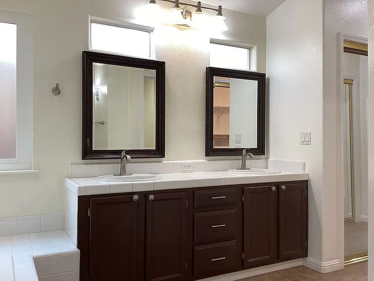 7526 N Ellendale Ave — Photo 21