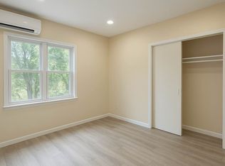 25-60 48th St #3, Astoria, NY 11103