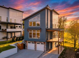 2807 S 14th Avenue, Ozark, MO 65721