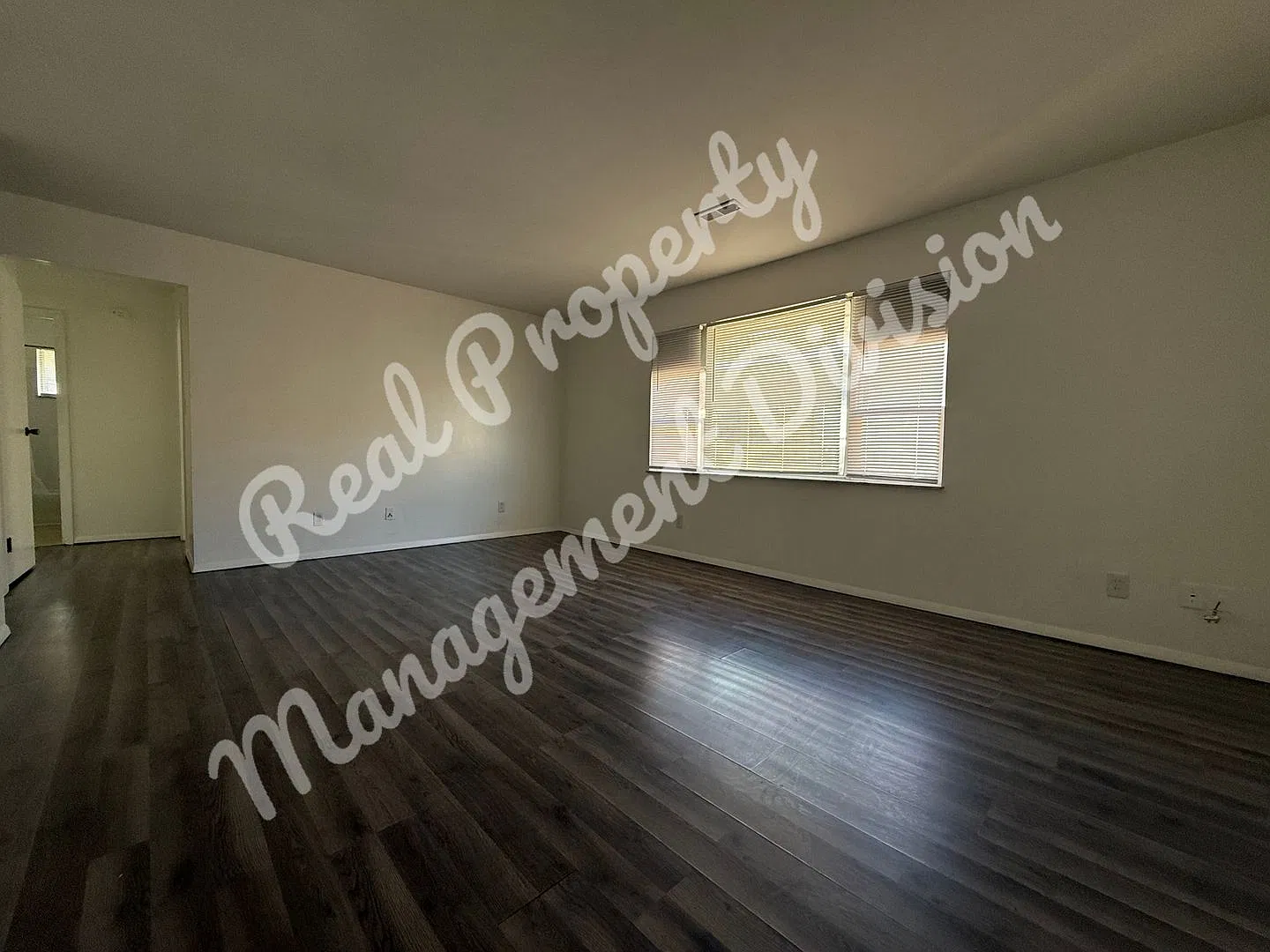 2 Bed / 1 Bath on Walnut Street Water, Trash & Landscaping Included — Photo 3