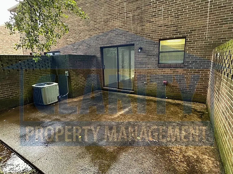 904 Valley Head Rd NW — Photo 3
