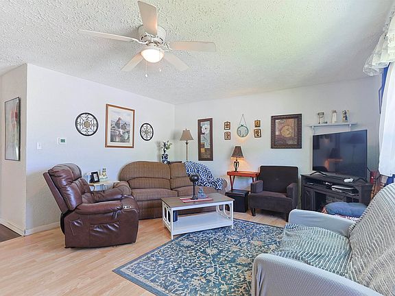 2nd image of 2116 Pershing St