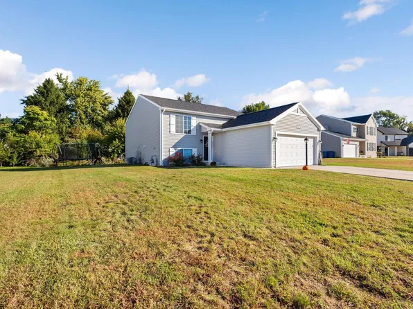 106 Red Tail Ct, Walkerton, IN 46574