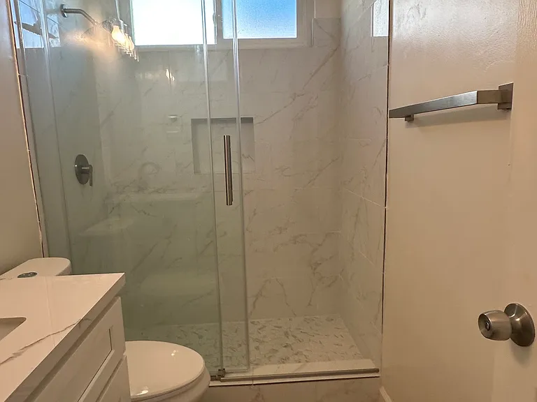 1724 Barry Ave #5 — Photo 8