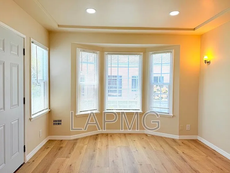 1535 S Fairfax Ave — Photo 6