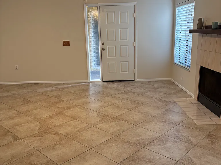 668 Cedar Side Cir NE — Photo 3