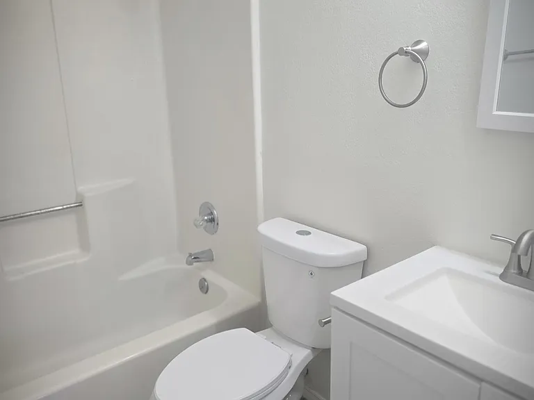 409 River Rd — Photo 10