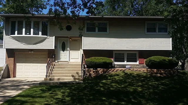 21804 Clyde Ave photo 1