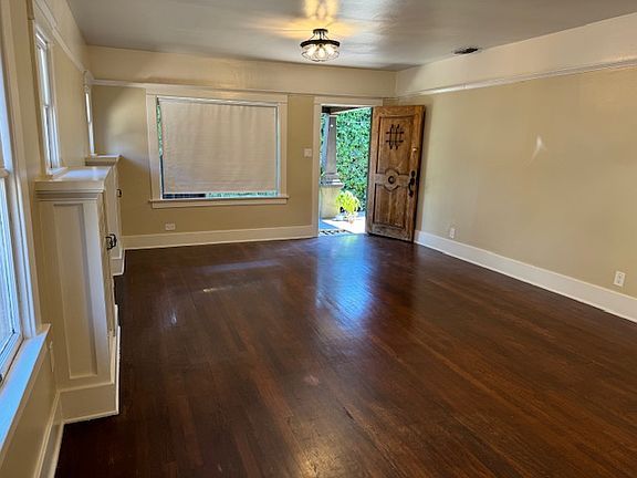 4th image of 11617 Burbank Blvd