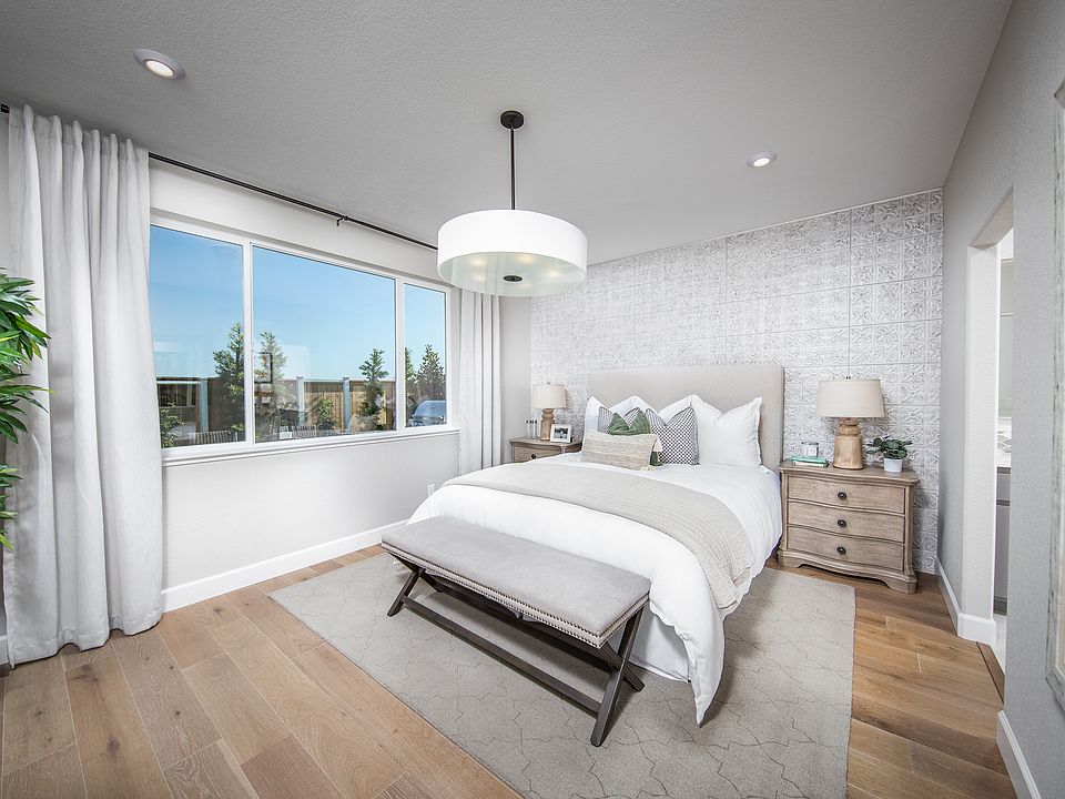2nd image of 100 E Pioneer Blvd #7LKG0