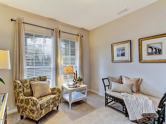 4th image of 11201 Castlemain Cir W