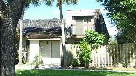 2nd image of 4120 Palm Bay Cir APT C