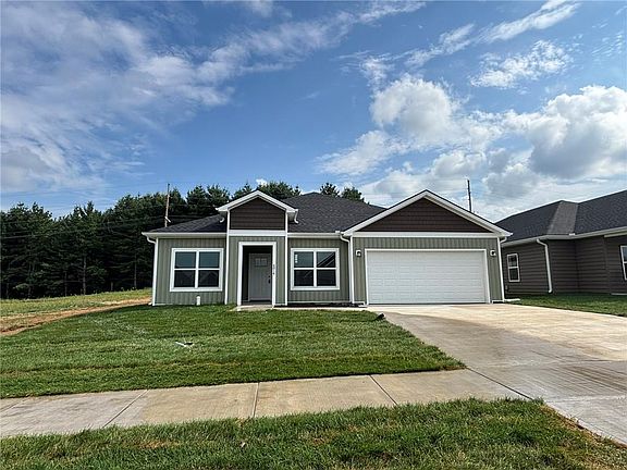 2nd image of 4814 S Creek Woods Dr