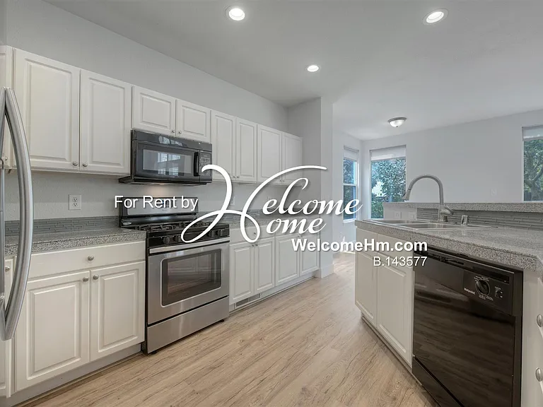 4698 Hampton Ln — Photo 11