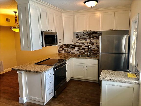 2nd image of 2100 NE 39th St APT 403